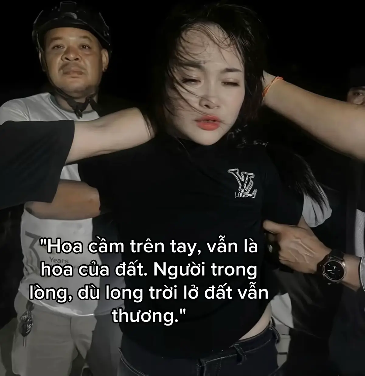 Nhìn vào cô gái này sẽ biết một câu chuyện tình cảm thật sự nó phải suất phát từ trái tim ấm áp, sự thấu hiểu và đồng cảm.