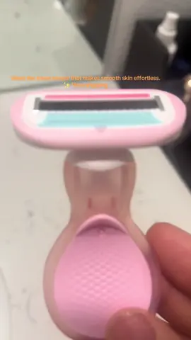 “Say goodbye to razor bumps — hello to Silk Smooth. #WomenShaver #TravelShaver #LadyShaver #HairRemoval #ShavingRoutine 