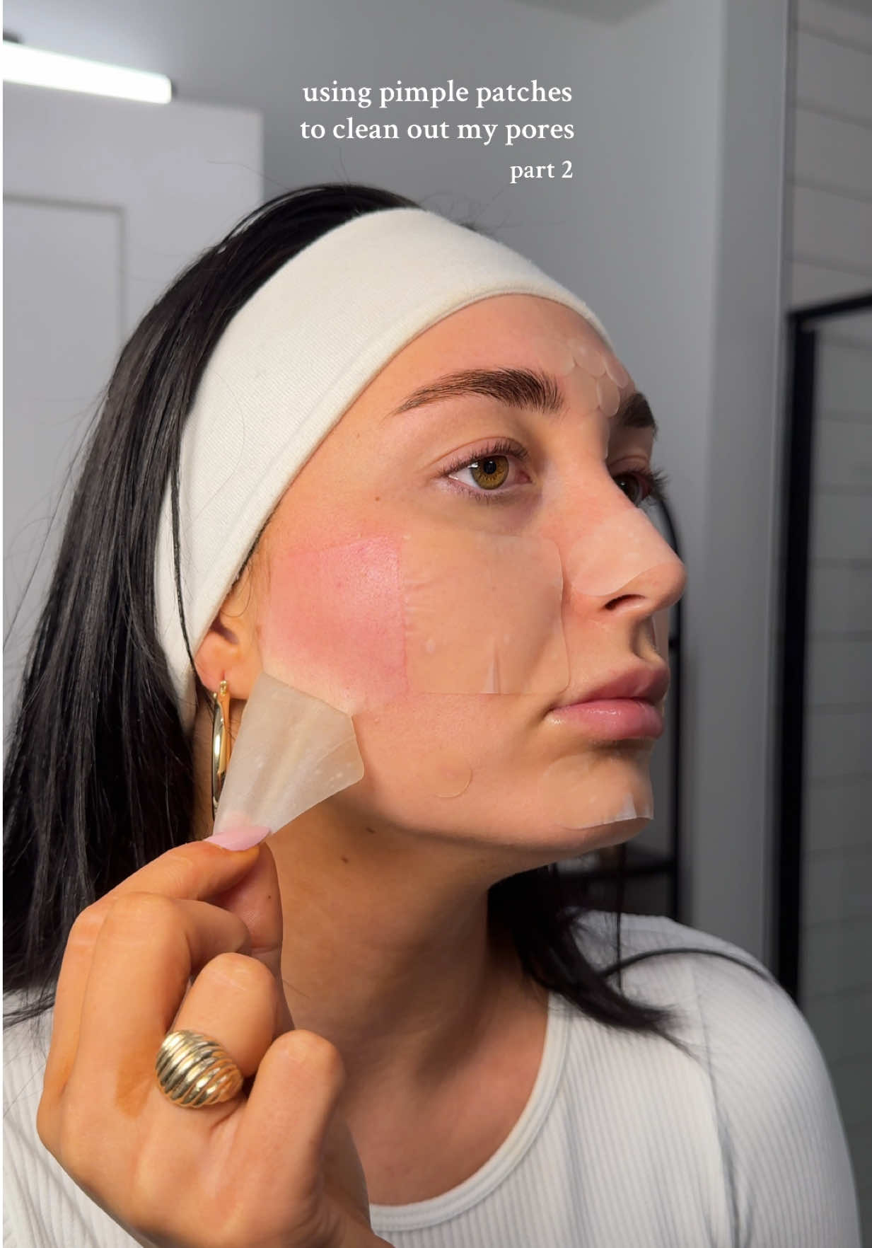 Part 2 because i’m now obsessed with these patches🤭 you can find them in my pinned video or in my LTK!🫶🏼 #skincare #pimplepatch #beauty #skincaretips #acne 