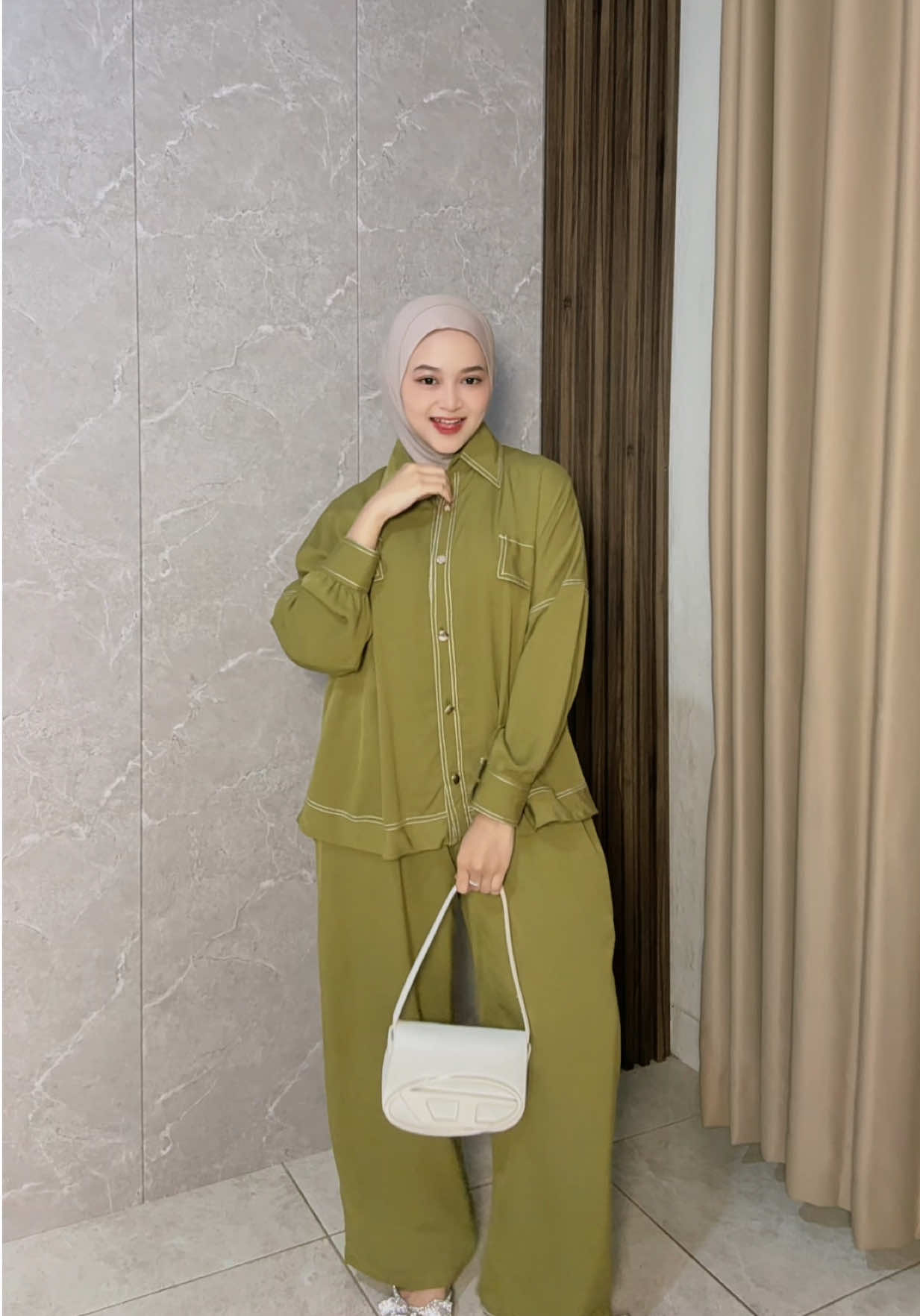 MAU HARGA CORET❓JANGAN LUPA JOIN LIVEE BUAT CHECKOUT ONESET SECAKEUP INII 🤩😋‼️