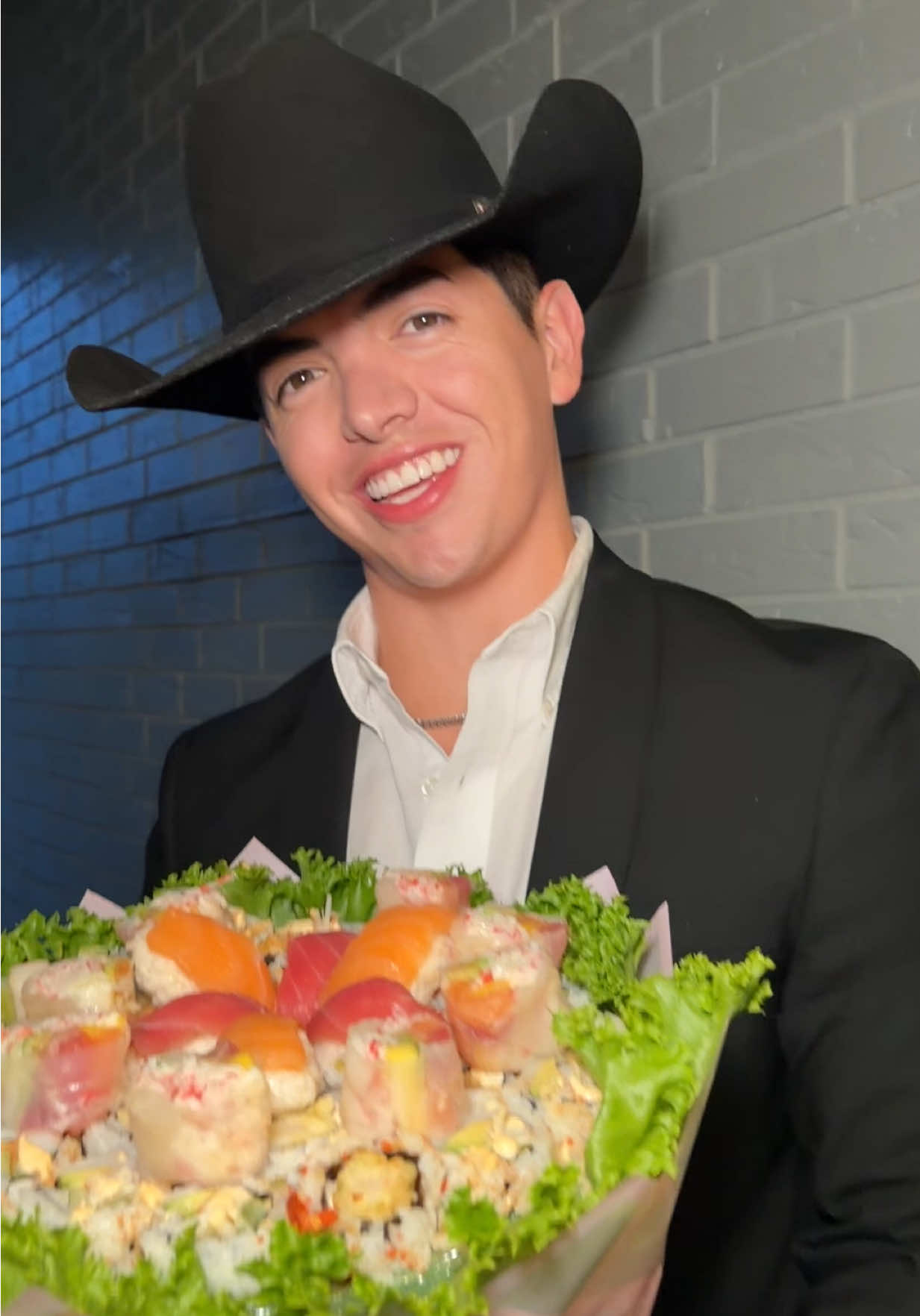 her dream ramo buchón 😭 #sushi #bouquet 