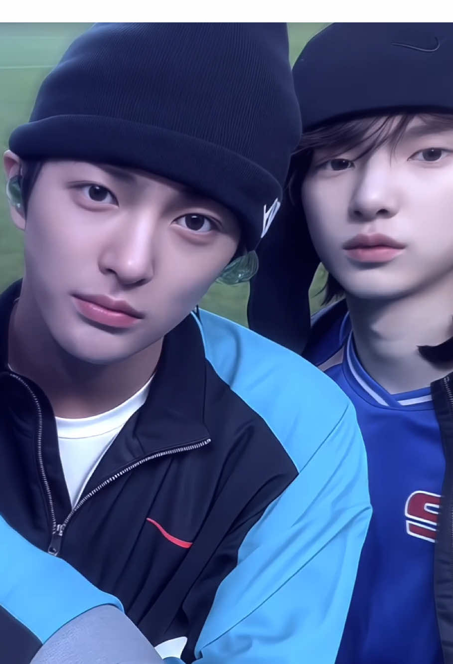 satu group visualnya gong semua #CORTIS 