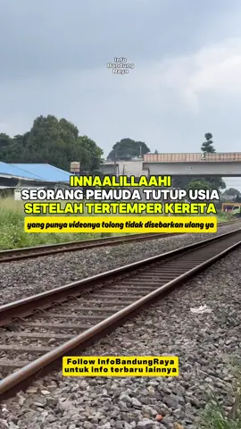 Seorang pria meninggal dunia usai tertemper KA di perlintasan Petak Andir - Cimindi pada Rabu, 19 November 2025 siang. Selanjutnya korban dievakuasi oleh petugas menuju RSHS Kota Bandung guna penanganan selanjutnya. ------------------- Segenap tim InfoBandungRaya turut berduka cita atas musibah ini. Semoga keluarga dan kerabat yang sedang berduka, ini diberikan ketabahan aamiin. ------------------- #InfoBandungRaya #IBRnov25 #IBR25