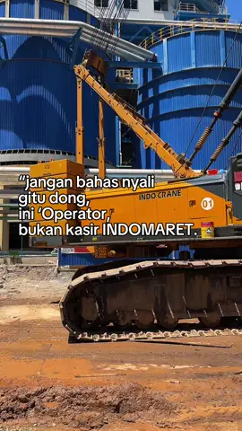 Tonase 150 full bom 73m jib 12m lifting dalam tengki gak tau barang apa yang diangkat ujug ujug langsung overload cina cina😩 #promomakanharian #operatorcrane #kulitambang 