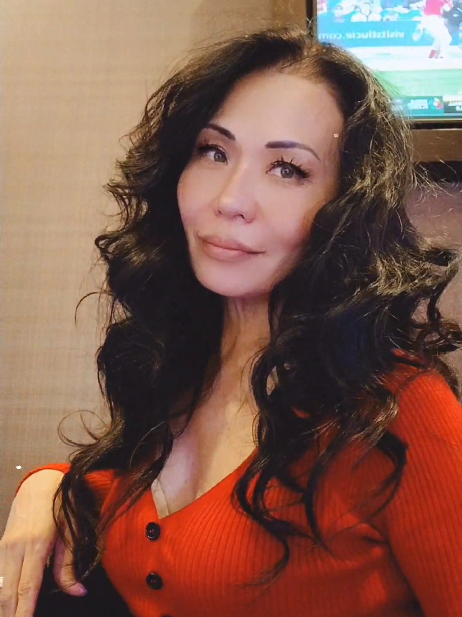 Taking a break from....#blacklonghair #巻き髪ロングヘア #大人ヘア #maturewoman #fyp 