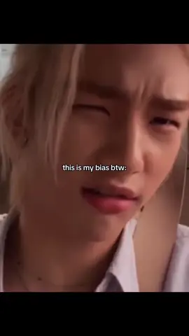 I LOVE HYUNJINNNNN HES SO SWEET AND CUTE AND FUNNY AAAAA HE’S ALSO FINEEEE #straykids #hyunjinskz #hwanghyunjin #hyunjinstraykids #hyunjinedit 