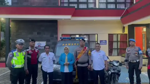 Gerak cepat Polres Wonogiri menindaklanjuti laporan dugaan curanmor di Dinas Pendidikan langsung membuahkan hasil. Setelah pengecekan CCTV dan penelusuran ke sekolah, motor yang sempat dilaporkan hilang dipastikan bukan dicuri, melainkan terbawa pelajar karena kekeliruan. Polres Wonogiri menegaskan pentingnya kewaspadaan saat memarkir kendaraan serta komitmen memberikan pelayanan cepat dan responsif kepada masyarakat. (Humas Polres Wonogiri) #PolresWonogiri #PoldaJateng #PolriPresisi #HumasPolri #GerakCepatPolri      