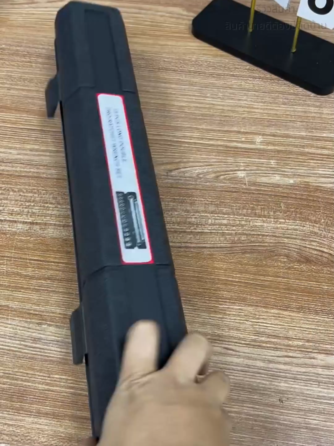 🔧 ชุดประแจเฟืองล้อ 15 ชิ้น (หัวงอ 180°) 🛠️ ชุดเดียวจบ! งานซ่อมรถ ซ่อมเครื่องจักร ไม่ต้องวิ่งหาประแจให้วุ่น! 🔥 ชุดประแจเฟืองล้อหัวงอได้ 15 ชิ้น (CR-V แท้!) ✅ ด้ามยาวพิเศษ 2 ด้าม! ผ่อนแรงขันน็อตแน่นๆ ได้สบาย ✅ หัวงอได้ 180° เข้าถึงซอกมุมลึกๆ ที่ประแจทั่วไปเข้าไม่ถึง ✅ มาพร้อมลูกบล็อก 13 เบอร์ (8-24mm) ครอบคลุมทุกงาน ✅ กล่องเก็บระเบียบ พกพาสะดวก 💰 คุ้มค่ากว่าซื้อแยก! เครื่องมือช่างคุณภาพที่ควรมีติดบ้าน!