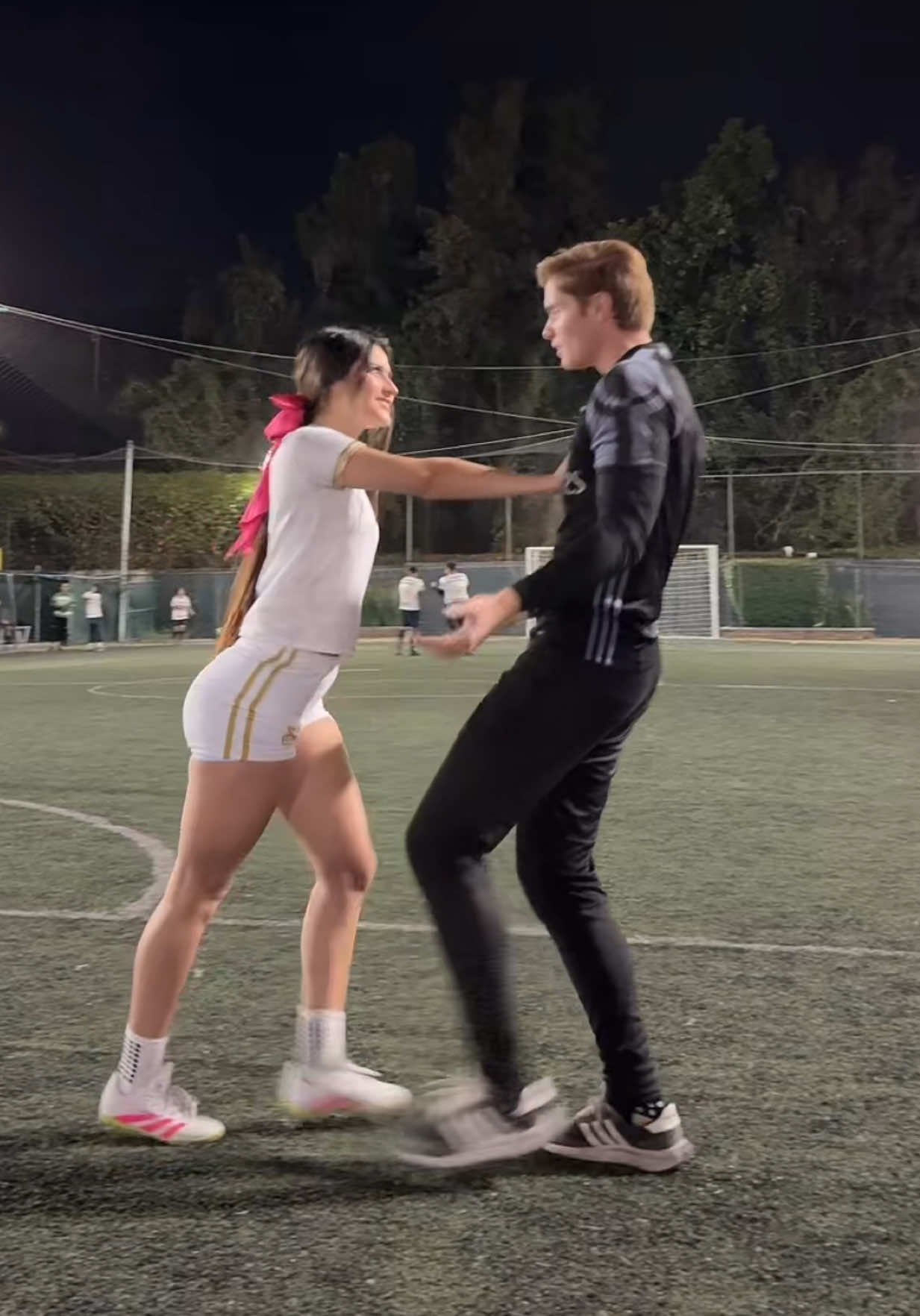 Partidito con mi portero @Donovan Padilla ⚽️🎀 #futbol #danygis #fypシ゚ #baile 