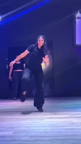 Azul 🥶 🧠:@ simran jat 🎵: @Guru Randhawa  . . . . . . . . . #dance #azul #gururandhawa #bollywood #fyp 