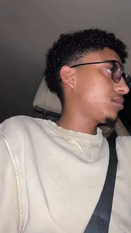 አለ በመንግስቱ አለ በሰማይ ስንገፋ የሚያይ