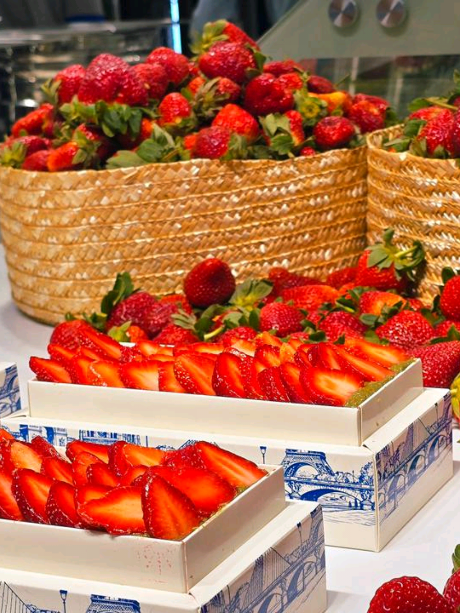 De Paris ♥️🍓 #blaban  #بلبن  #قطر🇶🇦 