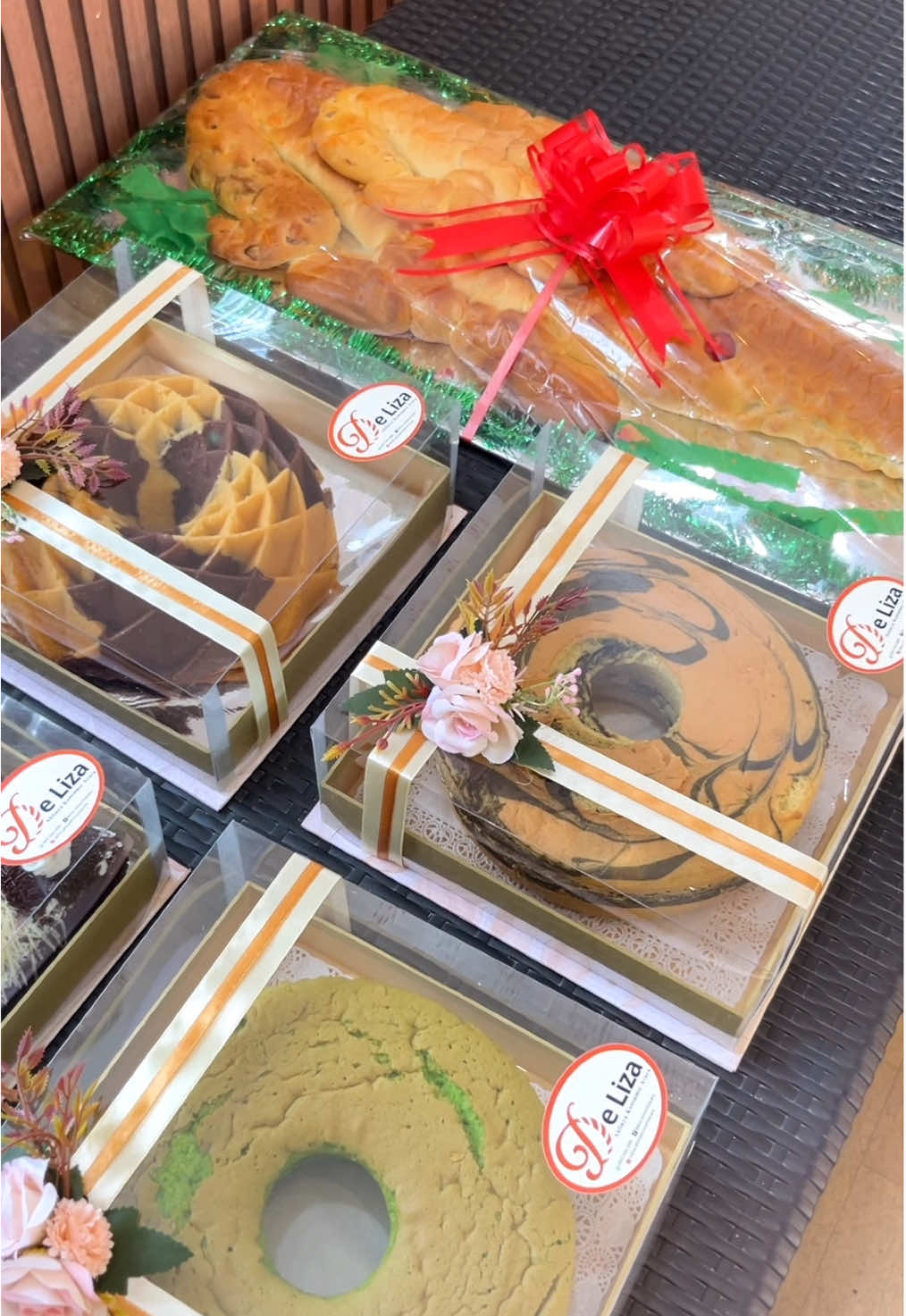 Buat yang mau seserahan, Jangan sampai kue hantarannya ke skip ya 😊✨ #deliza #kuehantaran #kueseserahan #hantaran #seserahan 