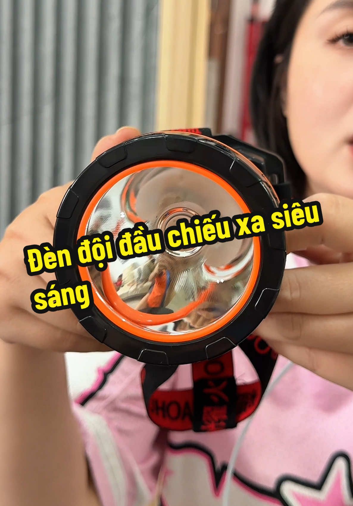 Đèn đội đầu chiếu xa siêu sáng #denchieusang #denpin #denpinsieusang #nabeodaily 