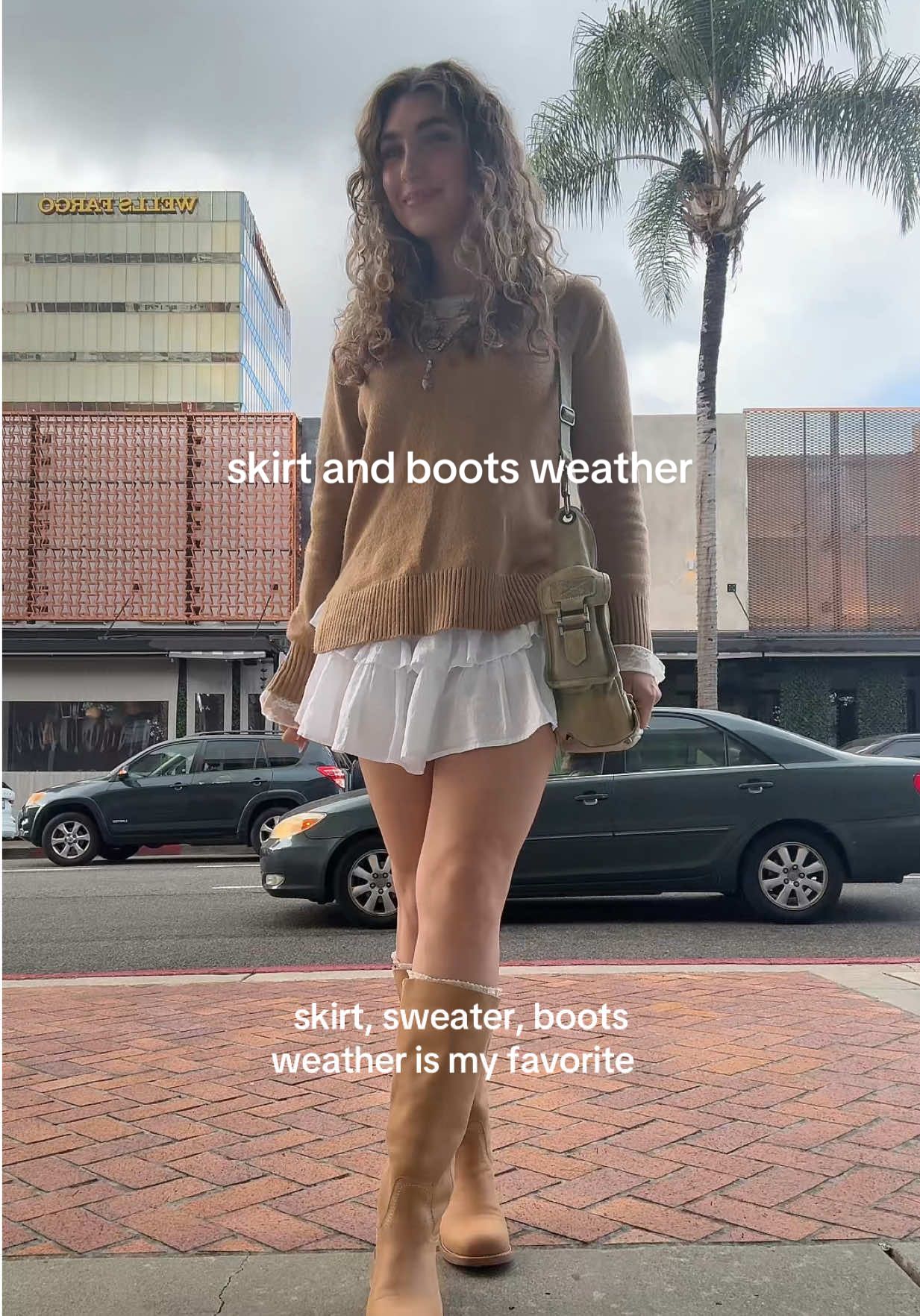 when it’s warm enough that you don’t have to wear tights yet >>> #falloutfit #falloutfitinspo #fryeboots #fallootd 