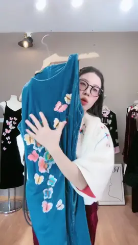 Áo Khoác Chần Bông Nhung Thêu Các Mẫu