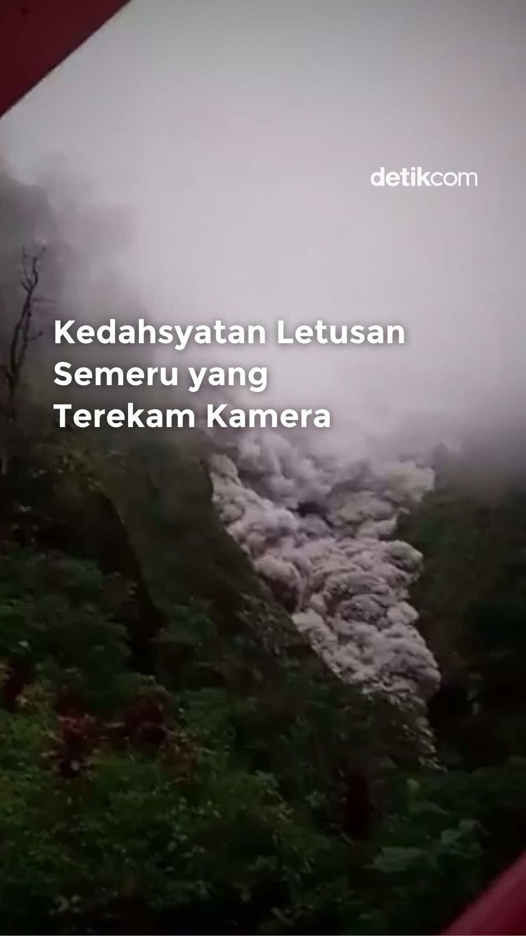 Sebanyak 956 jiwa mengungsi setelah Gunung Semeru erupsi. Para pengungsi ini tersebar di sejumlah titik di Kecamatan Pronojiwo, Lumajang. Keempat titik yakni SDN Supit urang 4 dengan 100 jiwa pengungsi, Balai desa Oro Oro Ombo dan masjid Ar Rahmah 500 jiwa dan SDN sumber Urip 02 dengan 200 jiwa. Kemudian di wilayah kecamatan Candipuro ada 2 titik yakni rumah kepala desa sumber wuluh dengan 55 jiwa dan kecamatan Candipuro 101 jiwa. Pemerintah Kabupaten Lumajang sendiri telah mengeluarkan status tanggap darurat setelah Semeru erupsi.Surat penetapan status tanggap darurat bencana alam erupsi Gunung Semeru melalui Keputusan Bupati Nomor 100.3.3.2/595/KEP/427.12/2025. Keputusan itu berlaku selama 7 hari, mulai 19 hingga 25 November 2025, sebagai langkah cepat dan terpadu dalam menghadapi dampak erupsi. Diketahui sebelumnya, Gunung Semeru berstatus awas usai mengalami erupsi, Rabu (19/11) sore. Baca berita selengkapnya hanya di detik.com! Creator: Dio #detikcom #reels #gunungsemeru #erupsi #Jatim
