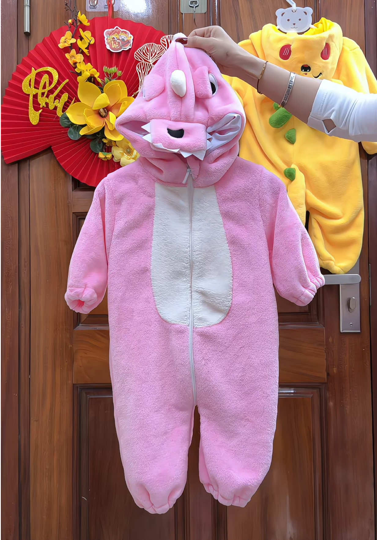 Body lông nhung vải chính phẩm cho bé #tiemmeken #thoitrangtreem #bodylonggauchobe #bodylongnhungchobe #bodykhunglongchobe 