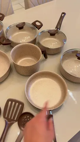 Achei na Shopee🧡 Conjunto de panelas 10 peças ❤️ Link nos comentários 👇🏽 #acheinashopee #shopeehaul #jogodepanelas #panelaantiaderente 