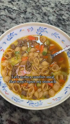 A little sopita is always comforting #sopita #chickenbroth #kettleandfire #guthealth @Kettle and Fire 