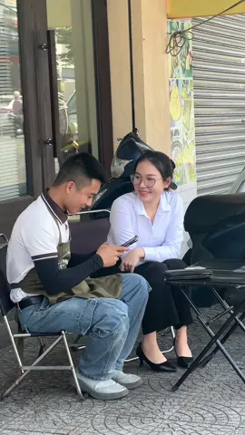 Thích cái cách em ấy làm việc mà nhìn shop như z #danang #phincoffee #caphemuoi #caphephin 