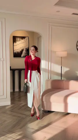 Tập trung up màu đỏ vì sắp đến giáng sinh rồi. #OOTD #macdepmoingay #MACI 