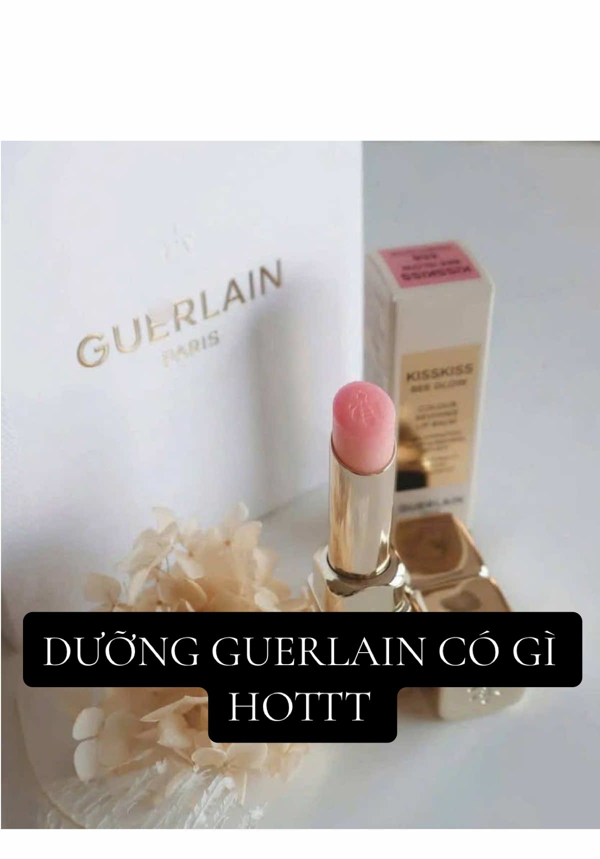 👄👄 GUERLAIN Kiss Kiss Bee Glow – Son dưỡng keo ong cao cấp 🐝 💋 Lên môi mướt – mịn – căng mọng, thơm ngọt mùi mật ong 🍯 💋 98% thành phần tự nhiên, dưỡng ẩm suốt 24h 💋 Làm mềm, làm dịu, tươi tắn tự nhiên, bóng nhẹ cực xinh 🌸 Màu 258 Rose – hồng baby ngọt ngào 💖#mmcosmetics #mombe #makeup #guerlain 