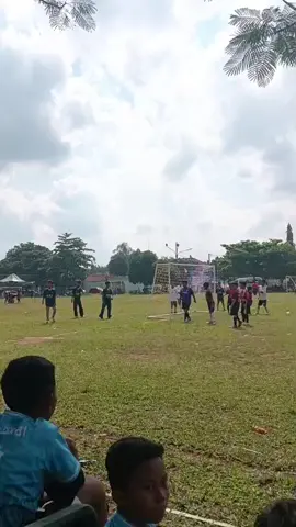 Turnamen Kampus Putra Cup U10. PS Trimurjo 5 VS 0 Lampung United. Pertandingan ke 3 yang mengharuskan menang dan menghasilkan 5 gol agar lolos fase grup. Dengan semangat pantang menyerah anak2 benar2 menghasilkan 5 gol  tanpa balas. 3 gol Gavin 2 gol Haidar.  Tendangan Pojok Gavin menjadi gol terakhir yang akhirnya membuat PS Trimurjo lolos babak penyisihan grup D dan melaju ke 8 Besar. #fyppppppppppppppppppppppp  #ssb  #pstrimurjo 