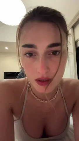 Es mi kma la q ya te extraaaña 