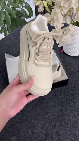 Giày thể thao siêu nhẹ#lalane #giaythethao #flashsale #giayxinh #giayxinh 