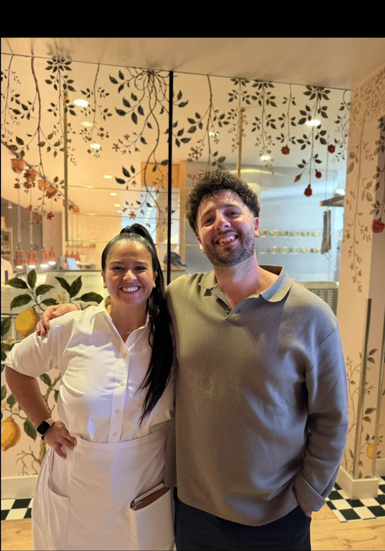 Mío fratello🙌🏽 Amo que mi jefe que está aprendiendo español haya inventado ese saludo porque lo importante que es para mí Argentina 🇦🇷♥️ #cordobesa #usa🇺🇸 #argentina #boss #motivation 