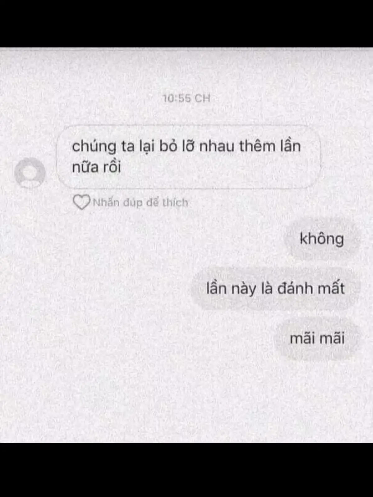 Anh từng nghĩ chỉ cần cố gắng, mọi trò chơi rồi cũng có thể chiến thắng. Nhưng hóa ra, tình yêu không phải là trò chơi. Anh dùng lý trí để tính toán, em lại dùng cảm xúc để rời đi. Và trong khoảnh khắc đó, anh nhận ra – mình có thể là kẻ mạnh trong mọi cuộc đấu, nhưng lại yếu đuối nhất khi đứng trước trái tim em.