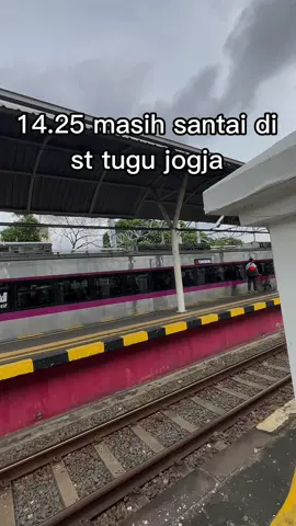 PUOOOONGGG SI ANAK EMAS✨✨  Asli hampir terhempas disalip taksaka😂 #fyp #taksaka #keretaapiindonesia #anakemaskai 