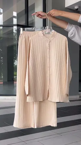 Bila pakai ni, mood terus naik sebab rasa cantik 💫 #fyppppppppppppppppppppppp #OOTDMurah #blousecantik #blousewanita #youmilier #outfitideas #setblouseskirt 