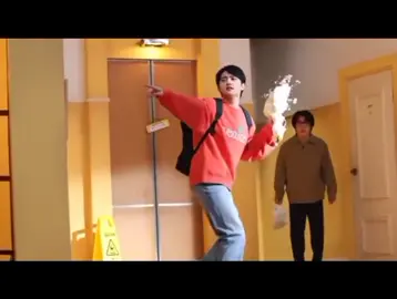 Lagu fave aku🥰 suara n looks orangnya sama