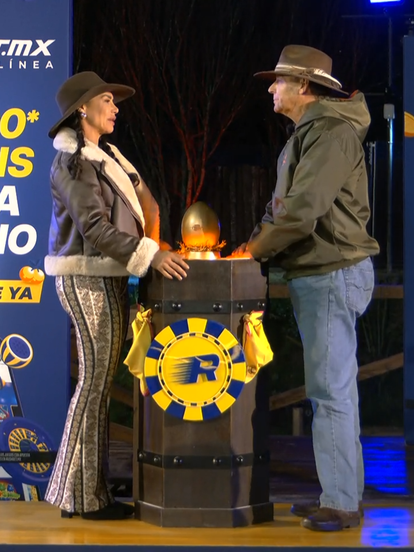 #LisVega también se une a la alianza y confirma sus dos votos para #AlfredoAdame y Sergio Mayer Mori. 🤔😱👨🏻‍🌾 📺 #LaGranjaVIP EN VIVO AHORA por #AztecaUNO. 🌾 Transmisión 24/7 en #DisneyPlus experiencia completa.