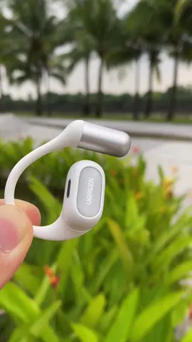Tai Nghe FitBuds Ugreen pin khỏe, nghe được cả ngày không cần sạc liên tục. Mic thoại rõ, nói chuyện không bị rè. Hợp cho đi làm, họp online hay tập thể dục đều tiện #Ugreen #TaiNghe #DoCongNghe #Tiktokshop #ThanhTapQua