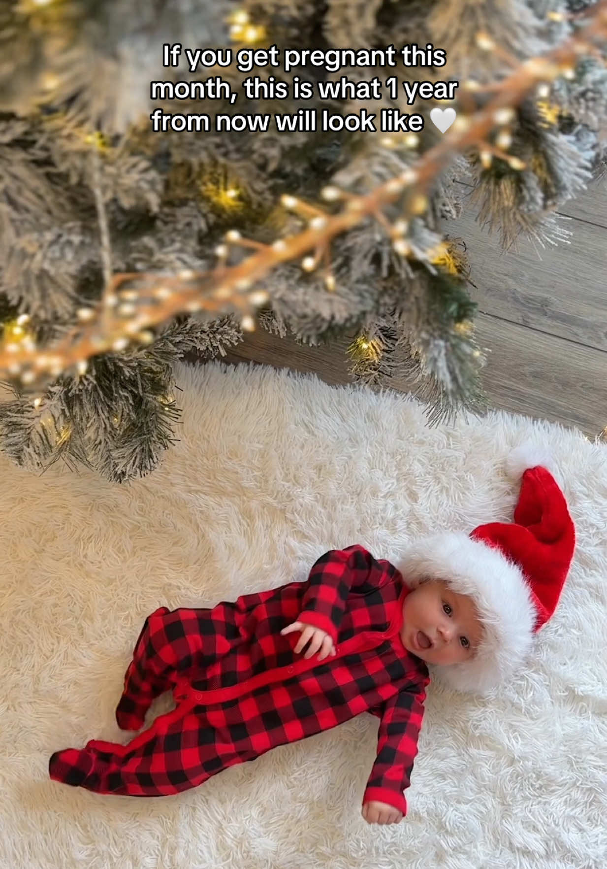 Having a newborn around the holidays is the best ❤️🤍 #christmas #baby 