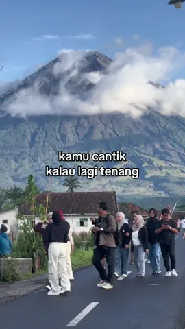 semoga dengan kejadian ini kita semua bertaubat dengan sungguh2 tidak ada lagi maksiat2 #erupsisemeru #semerumeletus #bencanaalam 