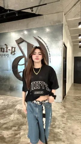 Chill ver.  Top& Bottom : @Offhigh Clothing  Dc: @James  #lorelainesañosa17 #lorelainesanosa💙 