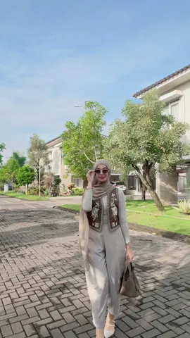 Vest wanita 🤍 #ootdfashion #ootdhijab #vestwanita #fypviral 