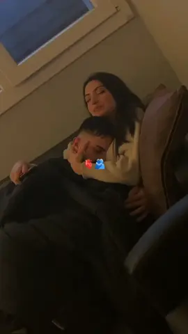 #Mentionyourlove 😘.   . . . . . . . . . #foryoupageon#unfrezzmyaccont#dontunderviewsmyvideos#romanticvibes@TikTok Pakistan 