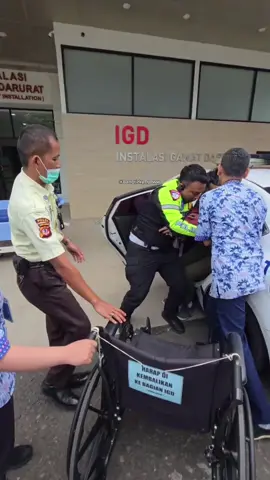 POLRI UNTUK MASYARAKAT  Ketika kamu mencintai pekerjaanmu, maka kamu akan menikmati nya..  Melaksanakan semua tanggung jawab dan tugas kamu dengan penuh semangat 🙏🏻💙🔥  Kerja keras - kerja cerdas - kerja ikhlas