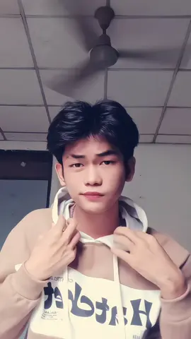 နဲနဲလောက် နွဲ့ကြည့်မရ်🤪