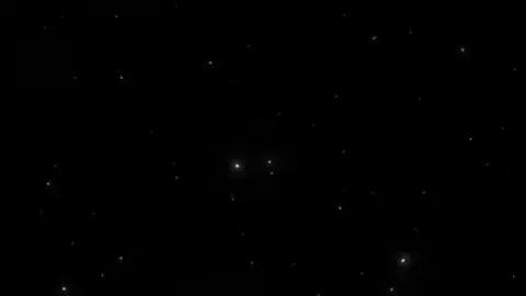 : từng lời đã hứa này chẳng thể giữ nữa,  đành phải nhờ người khác gánh vác...