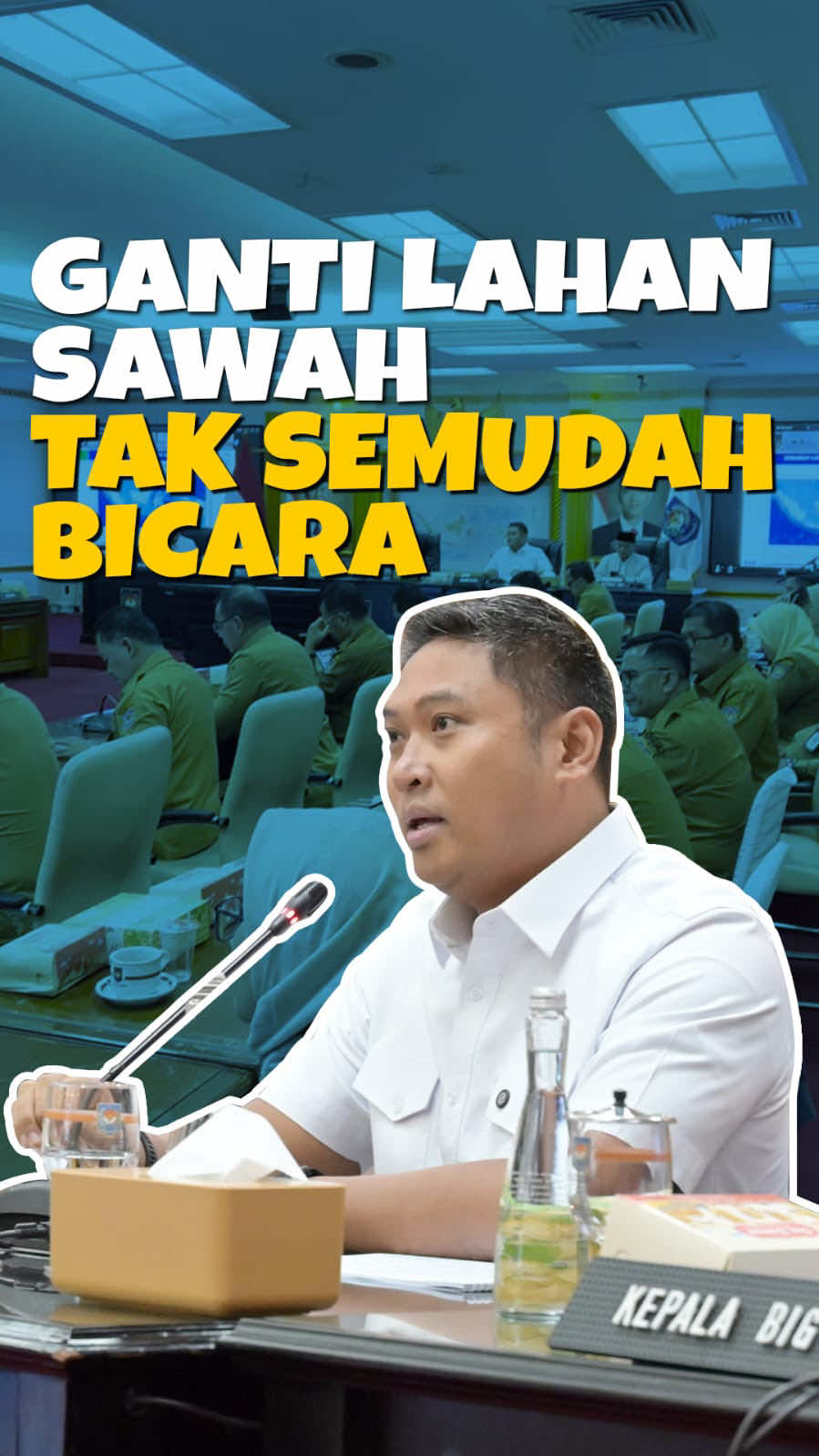 𝗚𝗔𝗡𝗧𝗜 𝗟𝗔𝗛𝗔𝗡 𝗦𝗔𝗪𝗔𝗛 𝗧𝗔𝗞 𝗦𝗘𝗠𝗨𝗗𝗔𝗛 𝗕𝗜𝗖𝗔𝗥𝗔 Banyak yang salah kaprah mengira mengganti satu hektar sawah produktif dengan tiga hektar lahan baru itu untung besar. Hitungan di atas kertas memang terlihat bagus, tapi kenyataan di lapangan tidak sesederhana itu. Lahan pengganti seringkali belum siap, irigasinya nol, dan tanahnya belum tentu cocok untuk langsung ditanami padi. Sawah yang sudah ada sekarang itu ibarat lahan siap pakai. Tanahnya sudah datar, airnya mengalir lancar, dan unsur haranya sudah terbentuk sempurna. Jika ini digusur untuk bangunan atau dialihfungsikan, kita membuang aset produksi pangan yang nilainya tak terbayar. Mencetak sawah baru dari nol butuh perjuangan berat dan waktu lama. Kita harus atur ulang kontur tanah, bangun saluran air, dan menunggu kadar keasaman (pH) tanah stabil. Proses ini memakan waktu bertahun-tahun, sementara kebutuhan perut rakyat terus berjalan dan tidak bisa disuruh menunggu. Maka saya usulkan insentif tegas bagi Pemerintah Daerah yang berani menjaga lahan pertaniannya agar tidak beralih fungsi. Baik berupa tambahan anggaran pusat, bantuan alat mesin pertanian, atau kemudahan birokrasi. Kita harus hargai mereka yang berkomitmen mempertahankan lumbung pangan di wilayahnya. Dengan satu data lahan yang akurat, kita kunci mana lahan yang boleh disentuh dan mana yang haram diganggu. Jangan sampai lahan subur habis dan kita mewariskan masalah kelaparan untuk anak cucu nanti.