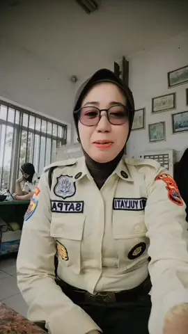 kamis nya kita... 💃💃💃😂 #securityindonesia #secwanindonesia👮🇮🇩💪 #viral #pyfツ 