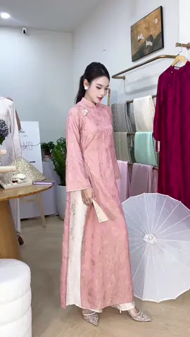 Cô thắm mặc Hồng Yên cho mồng 2 Tết về làng 🤭 #fyp #aodaiGiGi #xuhuong #aodaivietnam🇻🇳 #aodaitet 