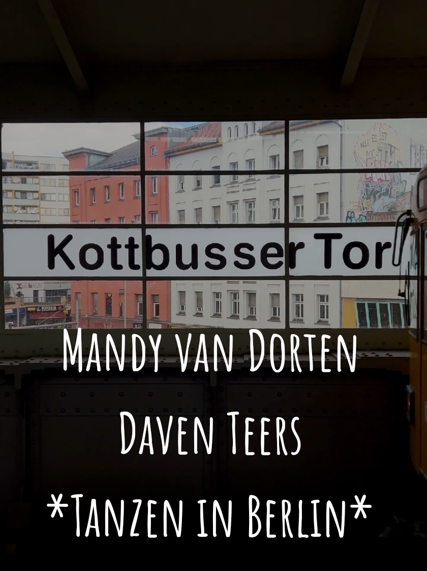 Es ist soweit... TROMMELWIRBEL... Wie bereits angekündigt haben wir in den letzten Monaten 6 Tracks mit viel liebe und Geschichten für euch gezaubert. Tanzen in Berlin ist eine weitere Version vom ersten Release BERLIN. Wir lieben ihn und ihr? #mandyvandorten #berlintechno #melodictechno #berlin #berlinlebt 