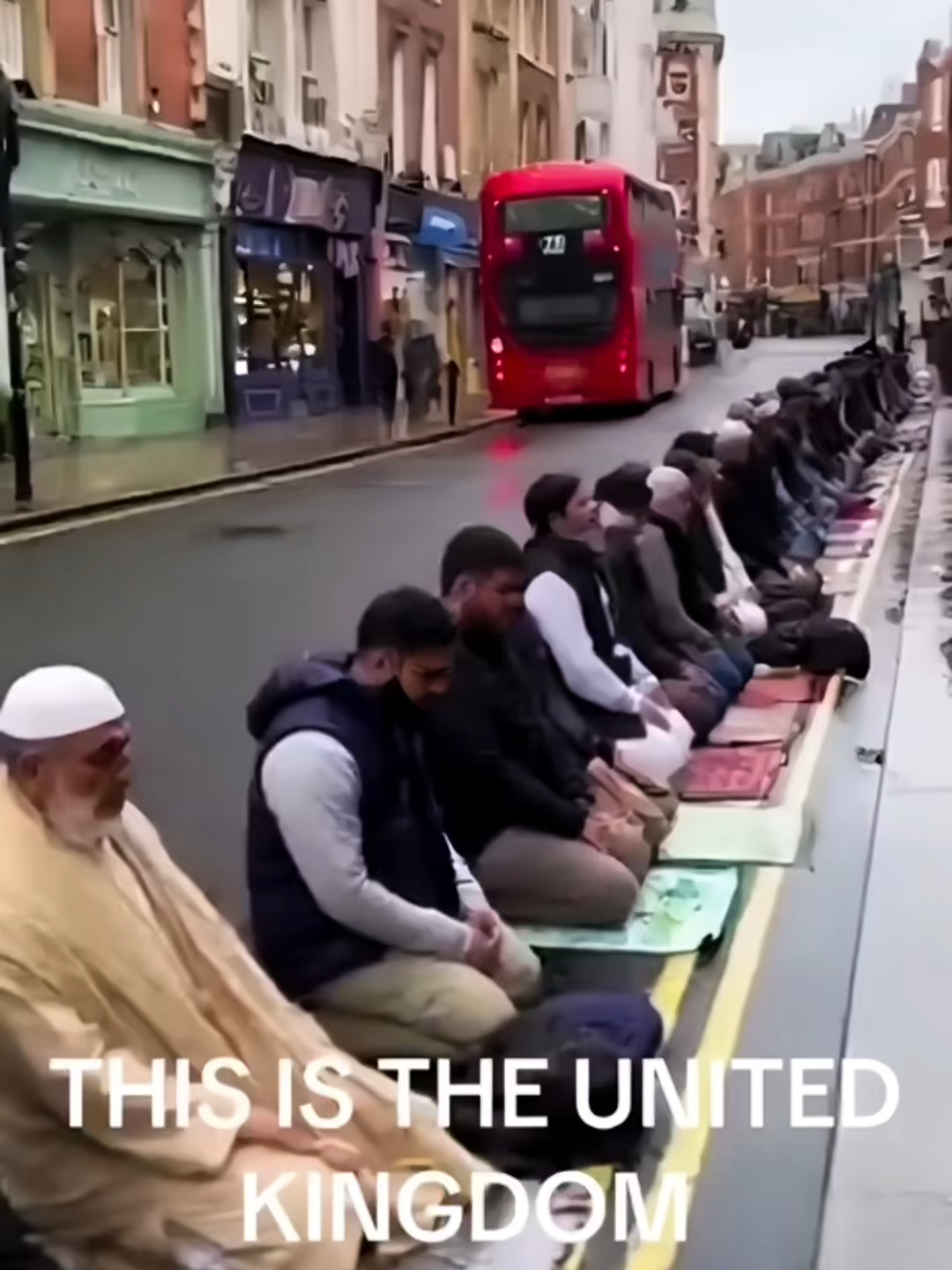 why do muslims pray on roads
